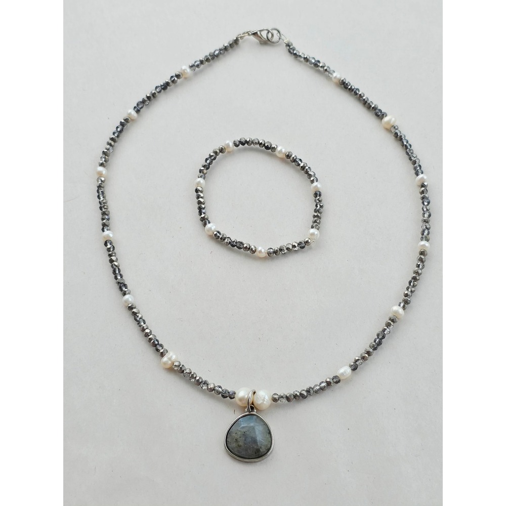 Handmade Labradorite Pendant Necklace and Pearl crystal Bead Bracelet Set